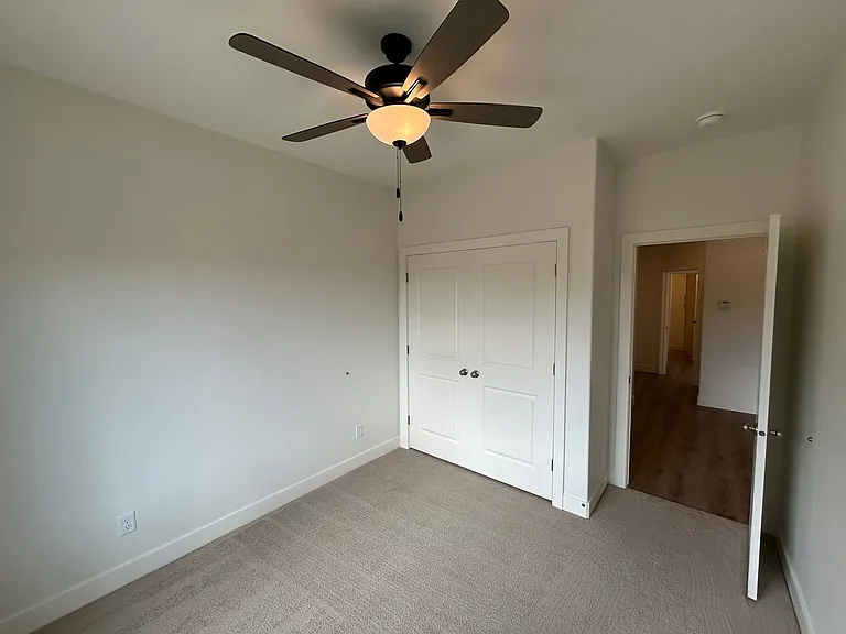 1544 E Mead Ln — Photo 18