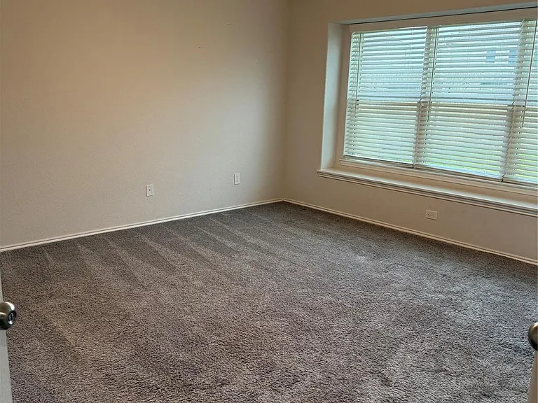 5186 Dry Hollow Dr — Photo 11