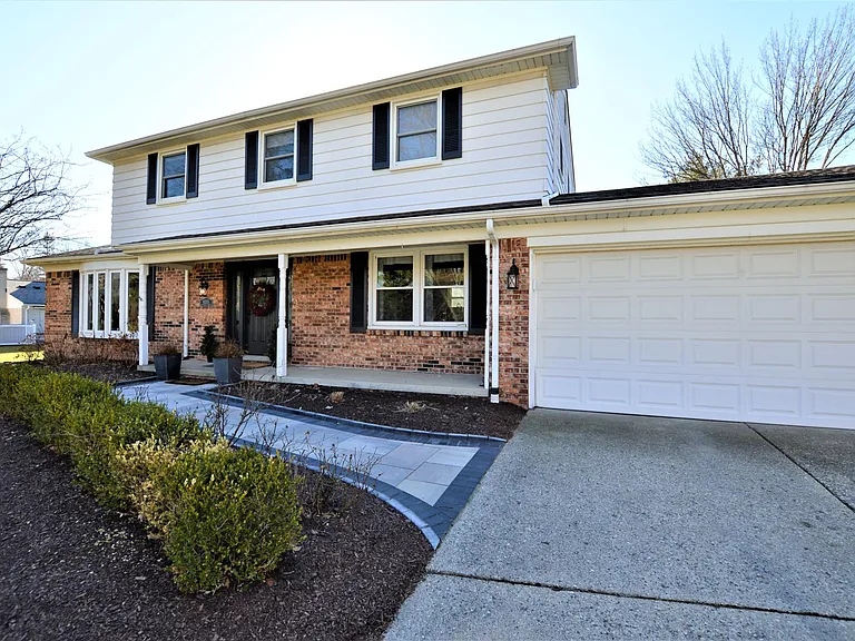 42215 Ladywood Dr — Photo 2