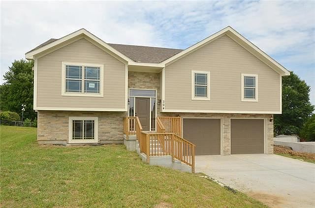 1st image of 304 Fairview Cir