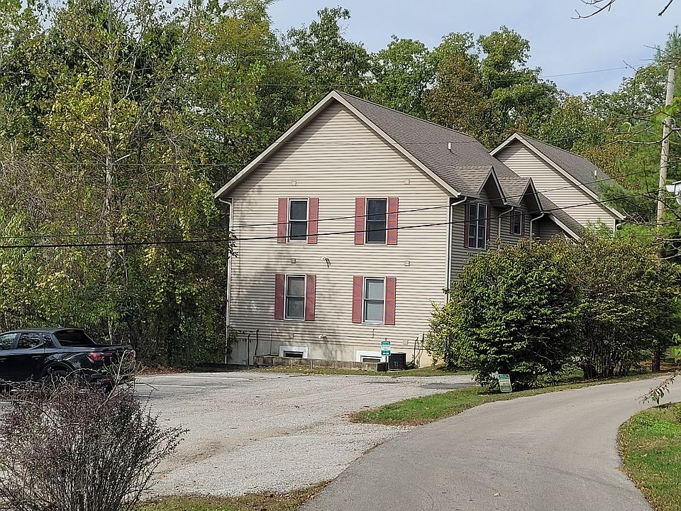 250 Locust Ln Building