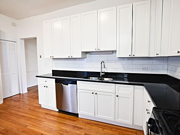 4th image of 800-802 W Belmont Ave #802-2W