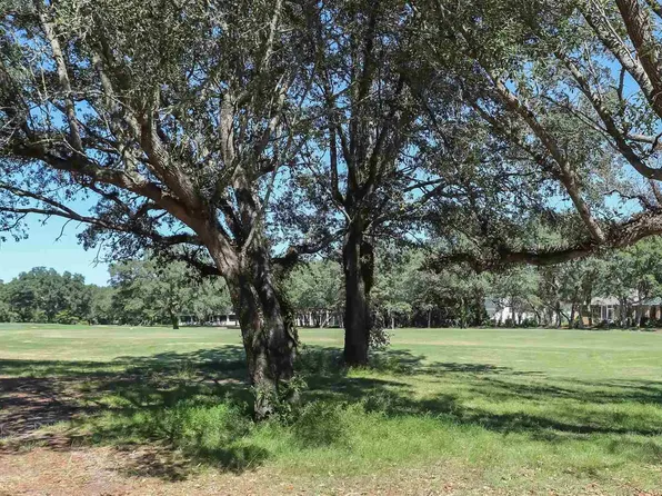 2744 Muirfield Dr, Navarre, FL 32566