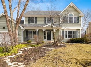 1033 Pember Cir, Dundee, IL 60118