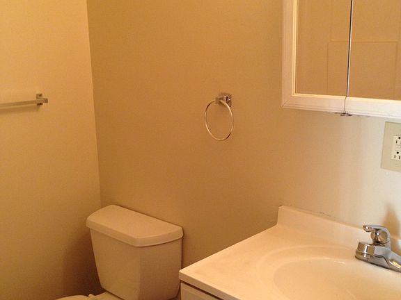 3rd image of 2119 Woodhill Ct APT 29