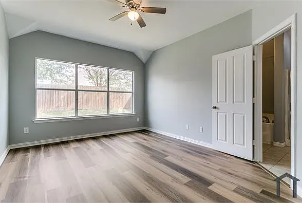 815 Creekside Dr — Photo 18