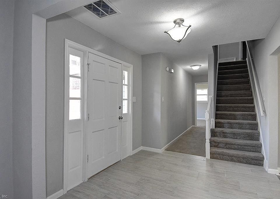 1st image of 528 S Gladstone Dr