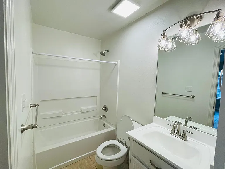721 Jade St #A — Photo 16