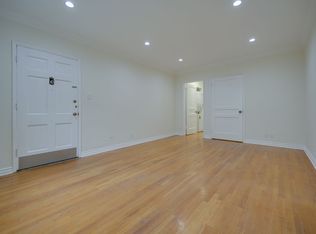 St George, Los Angeles, CA 90027