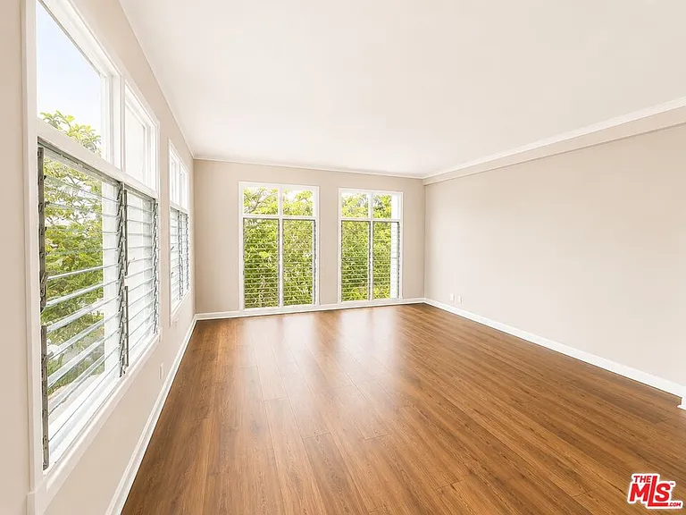 634 S Gramercy Pl #200 — Photo 5