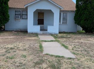 831 W 15th St, Portales, NM 88130