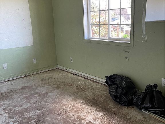 3rd image of 5411 Wapato St