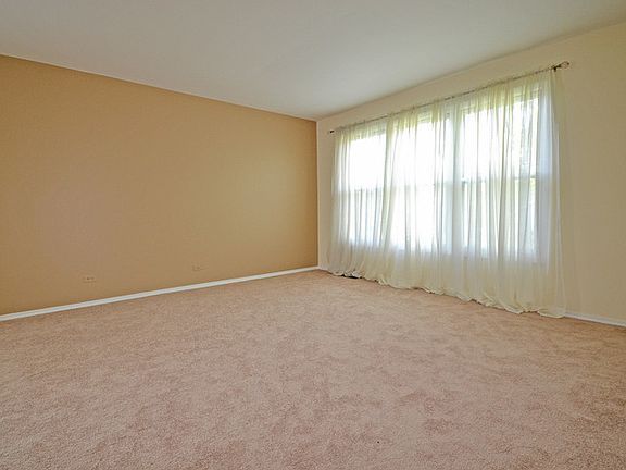 2nd image of 310 Norton Ln