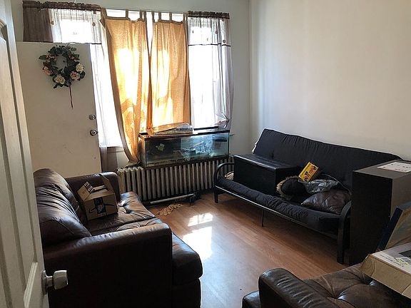 3rd image of 4332 S Rockwell St