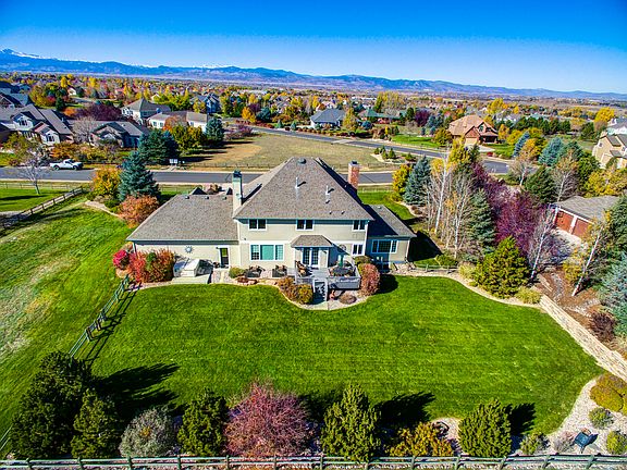 3/4 acre lot full of privacy