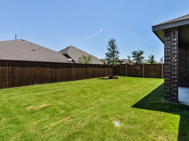 6317 Crownmere Dr — Photo 17