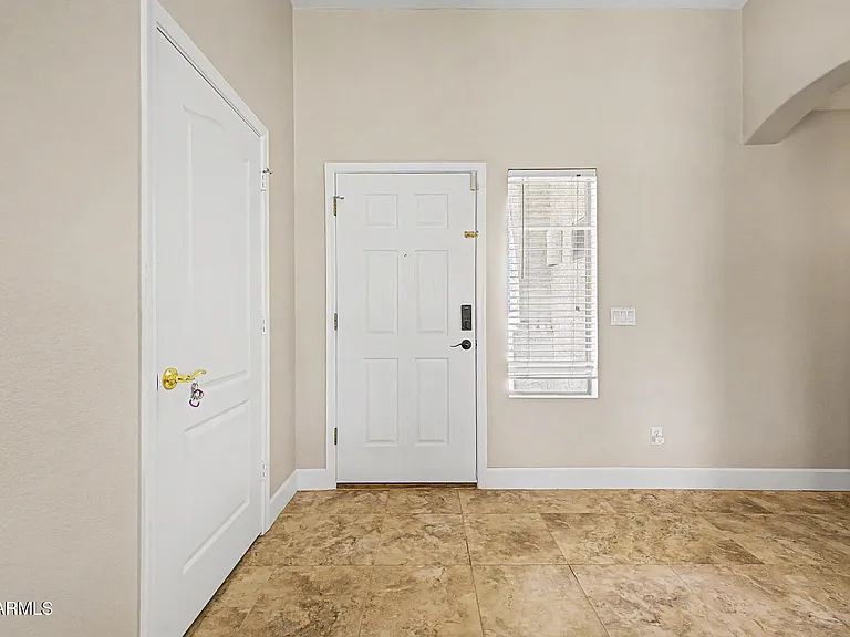 10202 E Juanita Ave — Photo 6