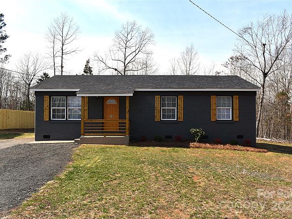 3rd image of 679 Kilborne Dr