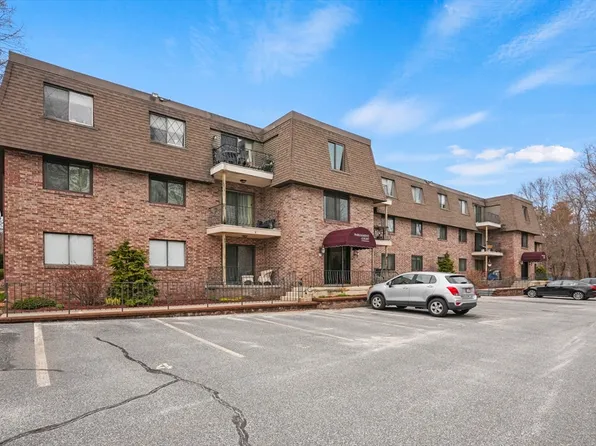 59 School St APT B-11, Northborough, MA 01532