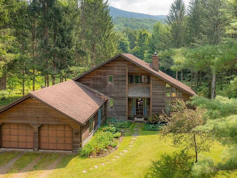5237 Elmore Mountain Rd — Photo 2