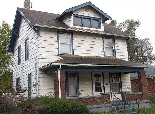 2nd image of 712 10th Ave