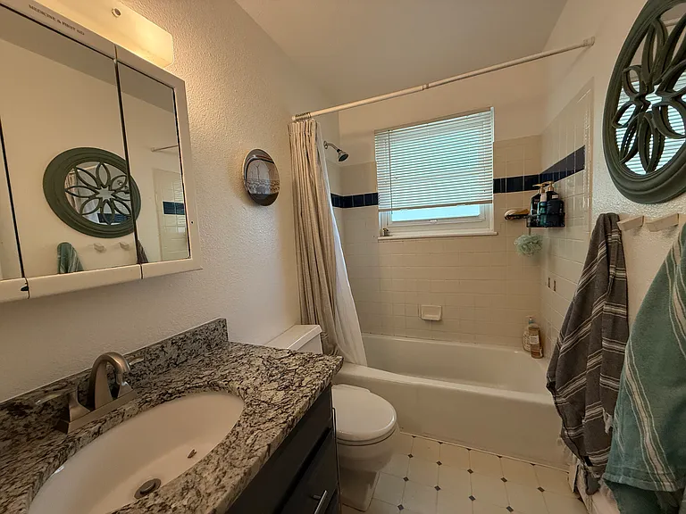 1124 La Farge Ave — Photo 4