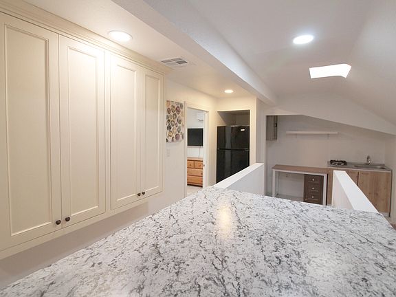 2nd image of 803 Upson Dr #3