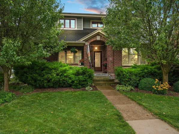 901 Pine St, Manitowoc, WI 54220