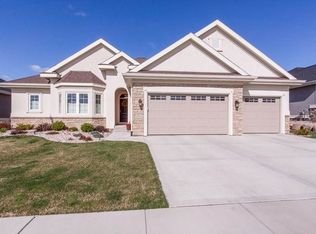 1954 Foggy Mountain Pass, Waunakee, WI 53597