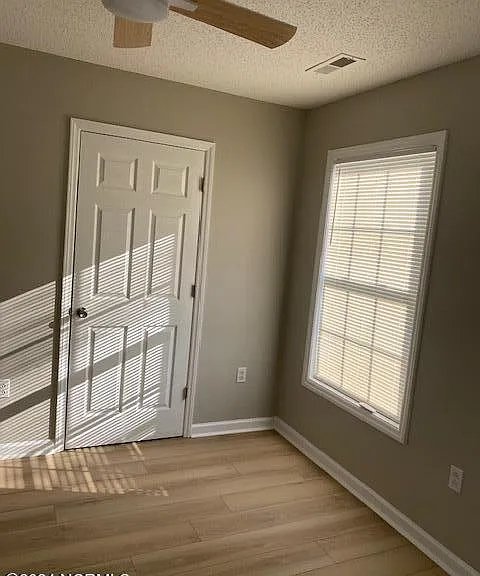 4364 Owendon Dr — Photo 32
