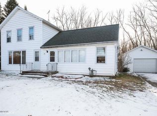 113 W Clay St, New Buffalo, MI 49117