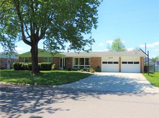 2700 Flintwood Dr, Columbus, IN 47203