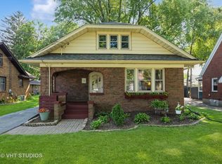 29 N Edison Ave, Elgin, IL 60123