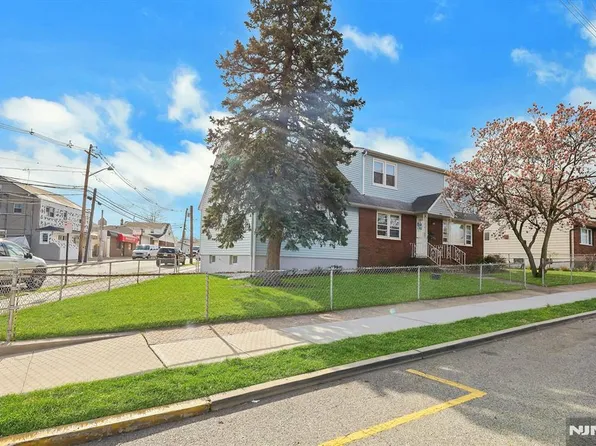 264 Lincoln Pl, Garfield, NJ 07026