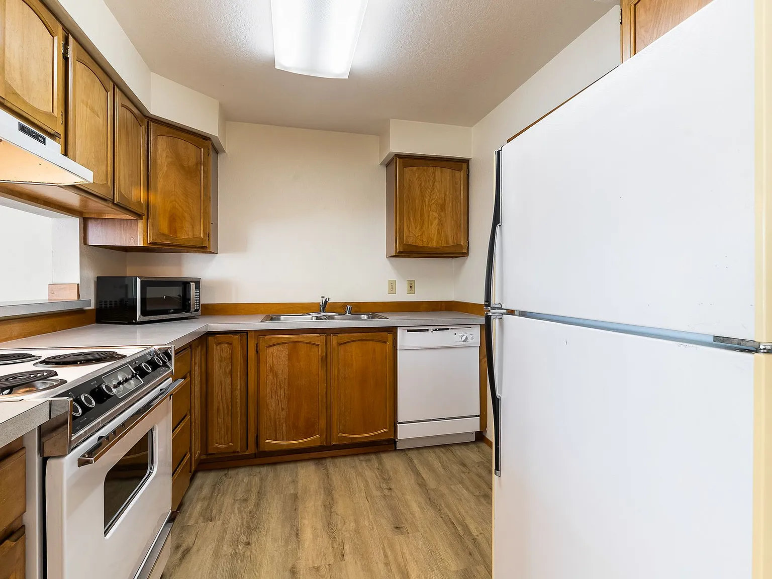 Mt. View Villas: Charming Private Apartment Centrally Located in Ferndale — Photo 2