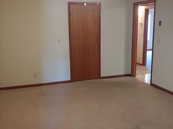 5th image of 101 Joyce Ave #2
