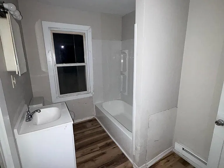 85 Union St — Photo 8