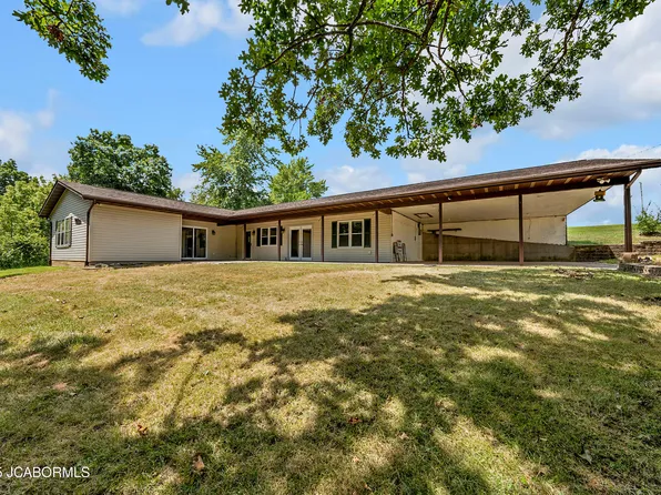 108 Autumn Ln, Linn, MO 65051