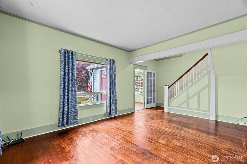 5th image of 351 Karr Avenue