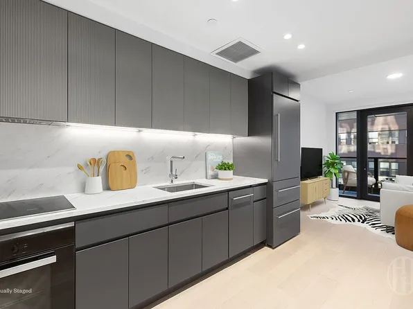 300 W 30th St APT 4E, New York, NY 10001