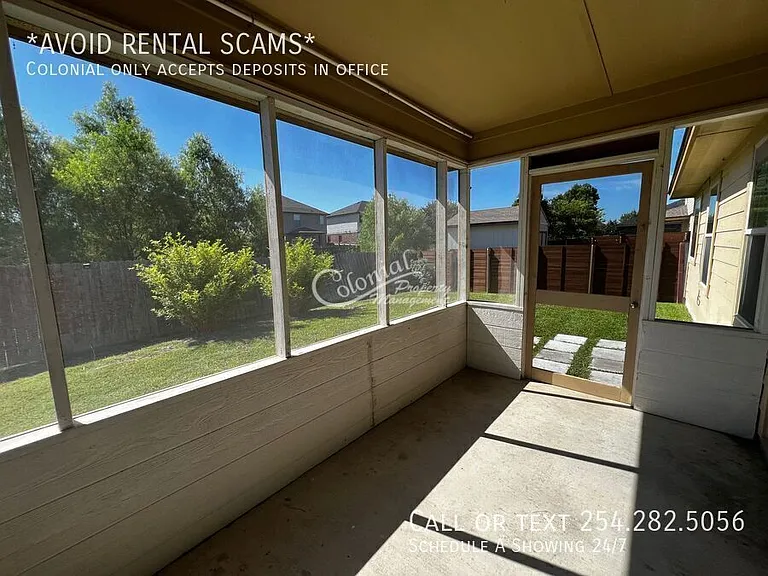 5829 Huntington Dr — Photo 2