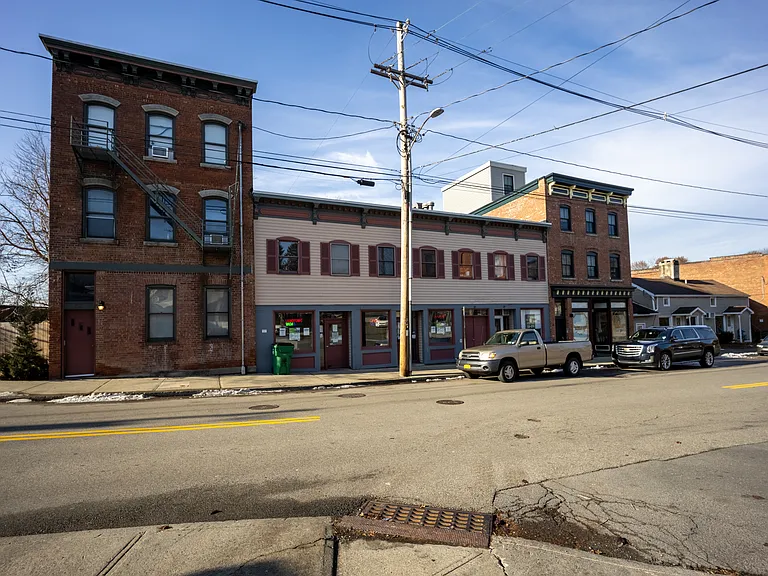 27 E Main St #5 — Photo 1