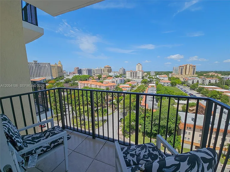 1627 SW 37th Ave #802 — Photo 3