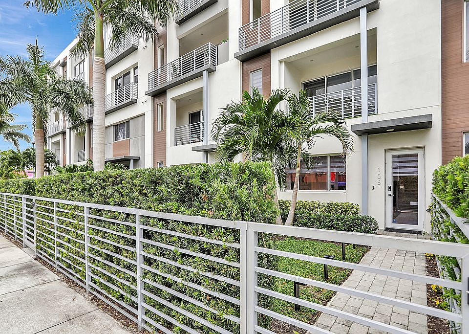 1st image of 1025 NE 18th Ave #105