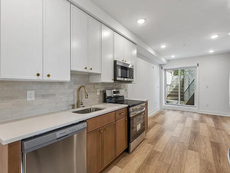 Brand New Luxury Apartments West Philly — Photo 22