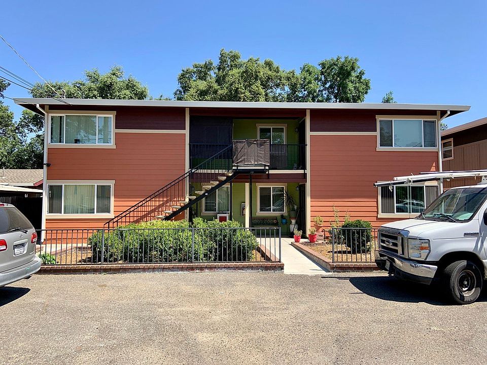 1st image of 1263 E Oak Ave APT A