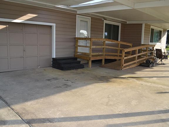 5th image of 142 Oakridge Dr