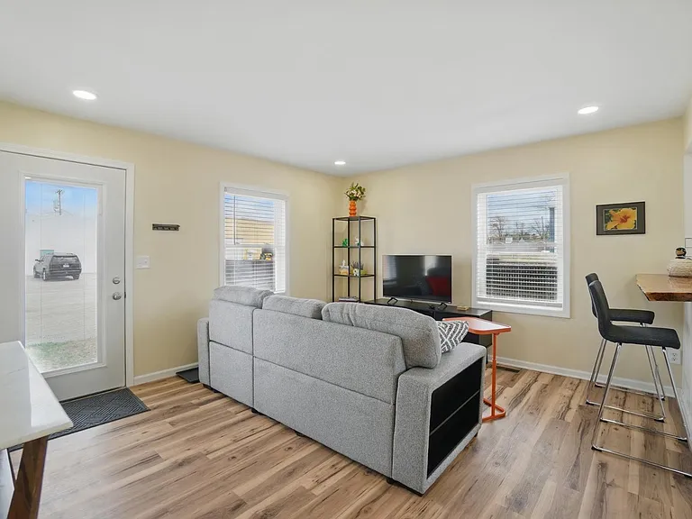 5421 Alger Dr — Photo 7