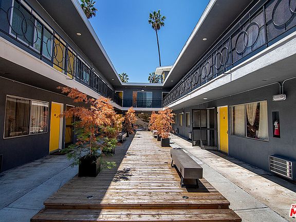 5th image of 730 N Mariposa Ave APT 16