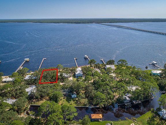 3rd image of 8 Pompano Dr